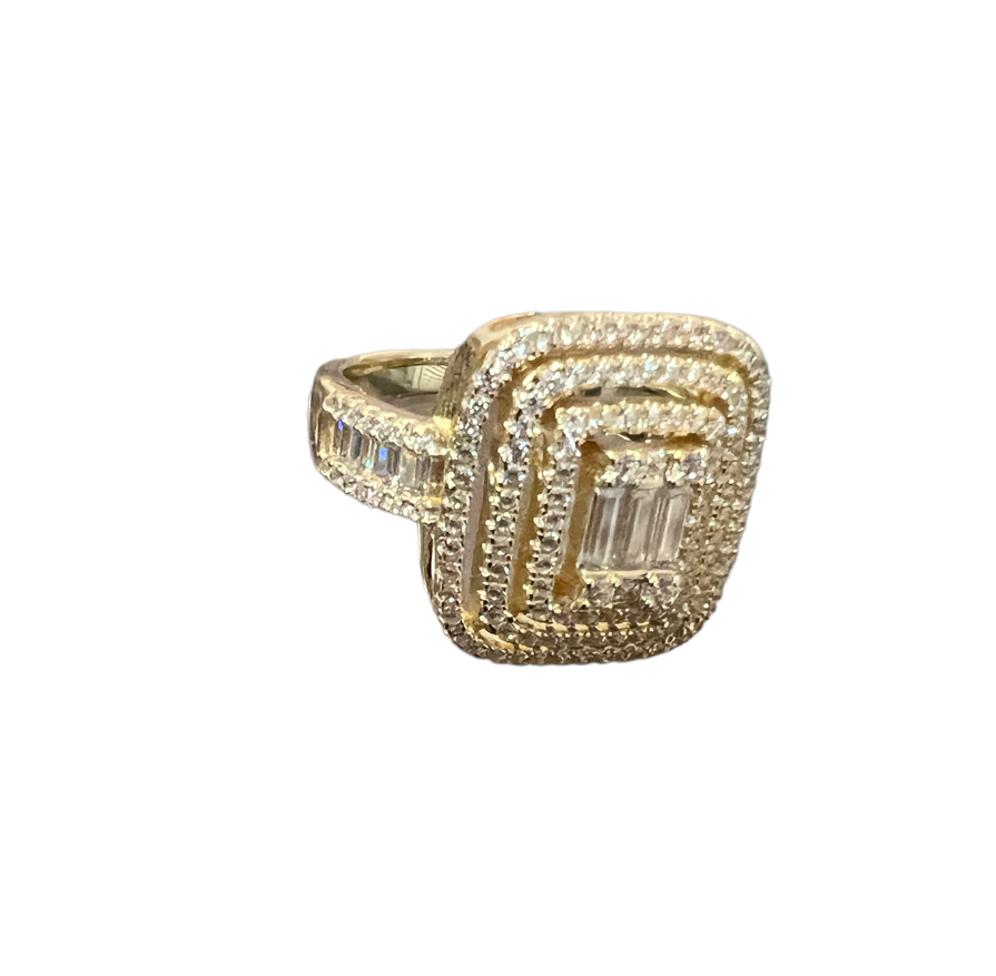 Elegant Ring with bling